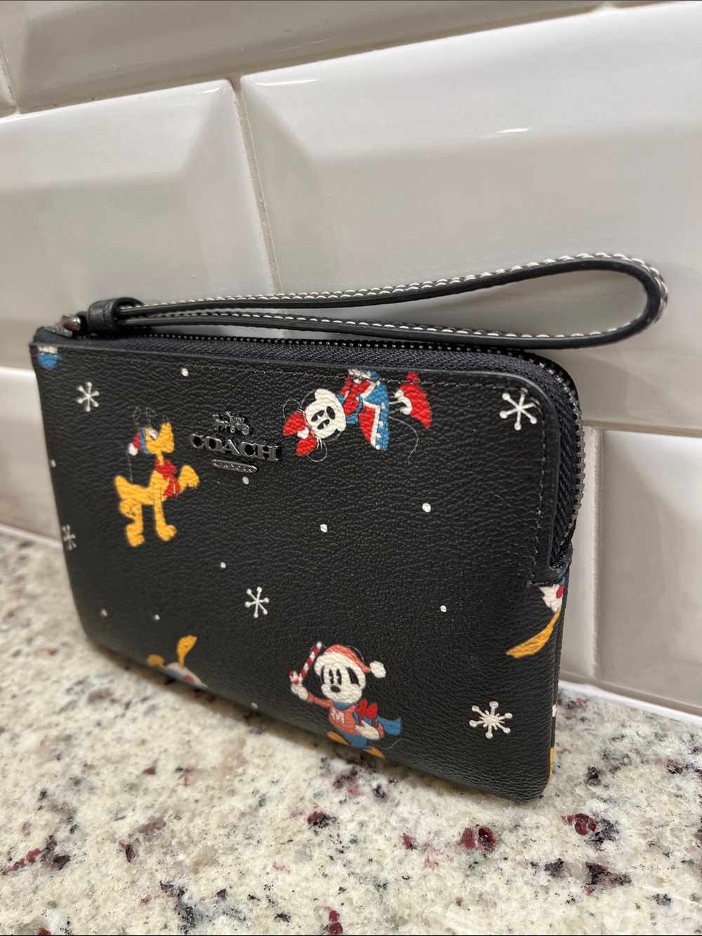 Coach x Disney Collaboration Holiday Print Corner Zip Wristlet NWOT - Picture 3 of 9